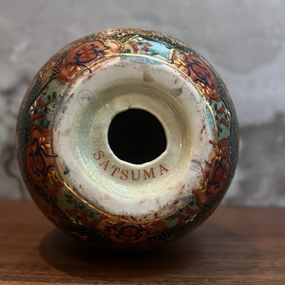 Vintage Satsuma Large Hand Painted Gold Porcelain Ceramic Egg - Picture 6 of 6